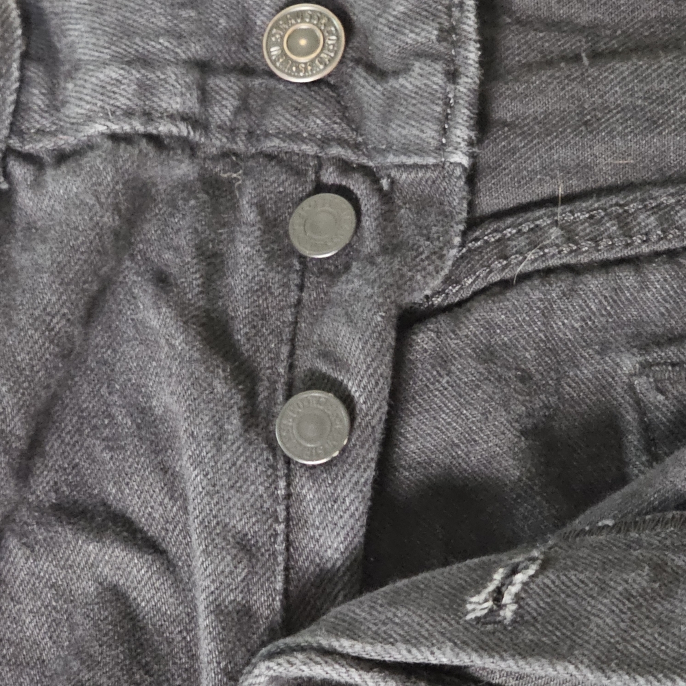 Levi's Men's 35x30. Charcoal Denim Jeans. - Picture 5 of 6